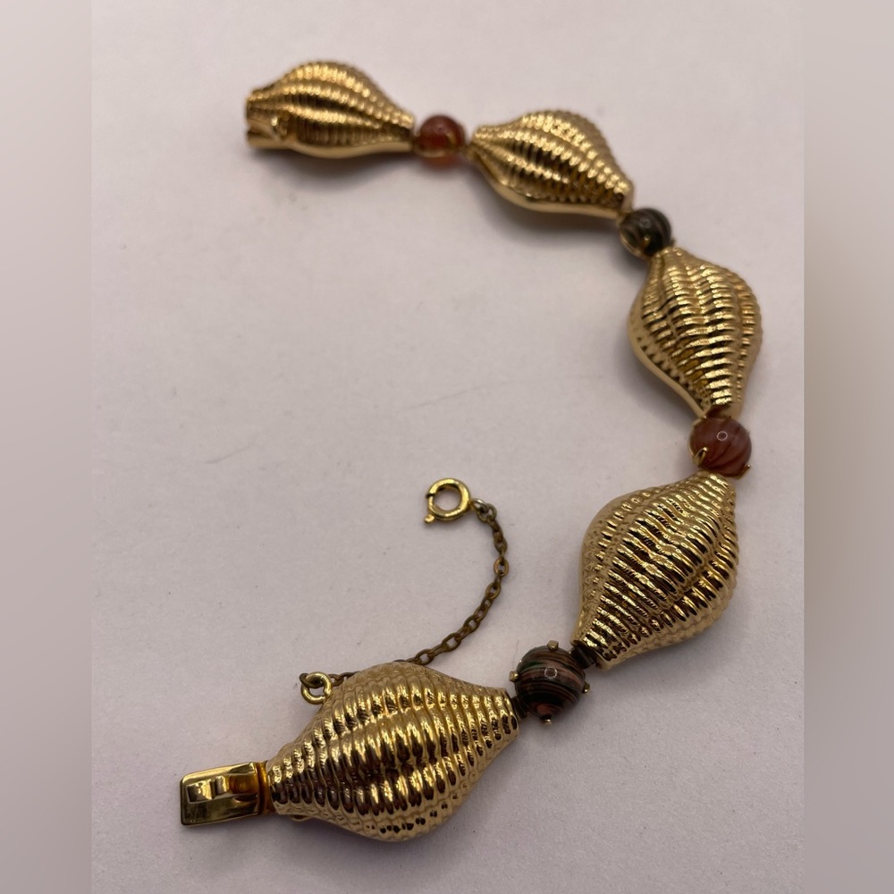 Vintage Gold Tone Puff Textured Shell Design Links with Cabochon Gems Bracelet